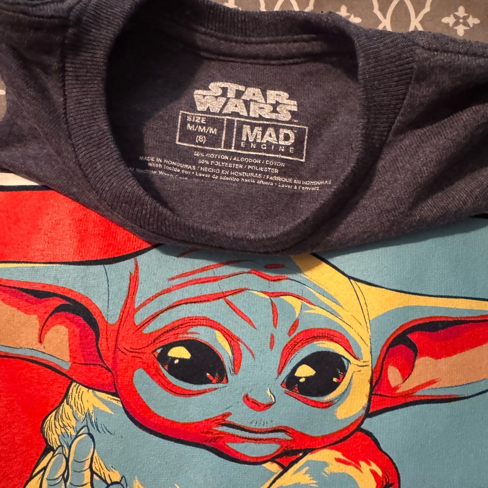 Lot of 2 Baby Yoda Grogu The Child Youth S/M Top T-Shirt w/ 6” Figure - Picture 7 of 8